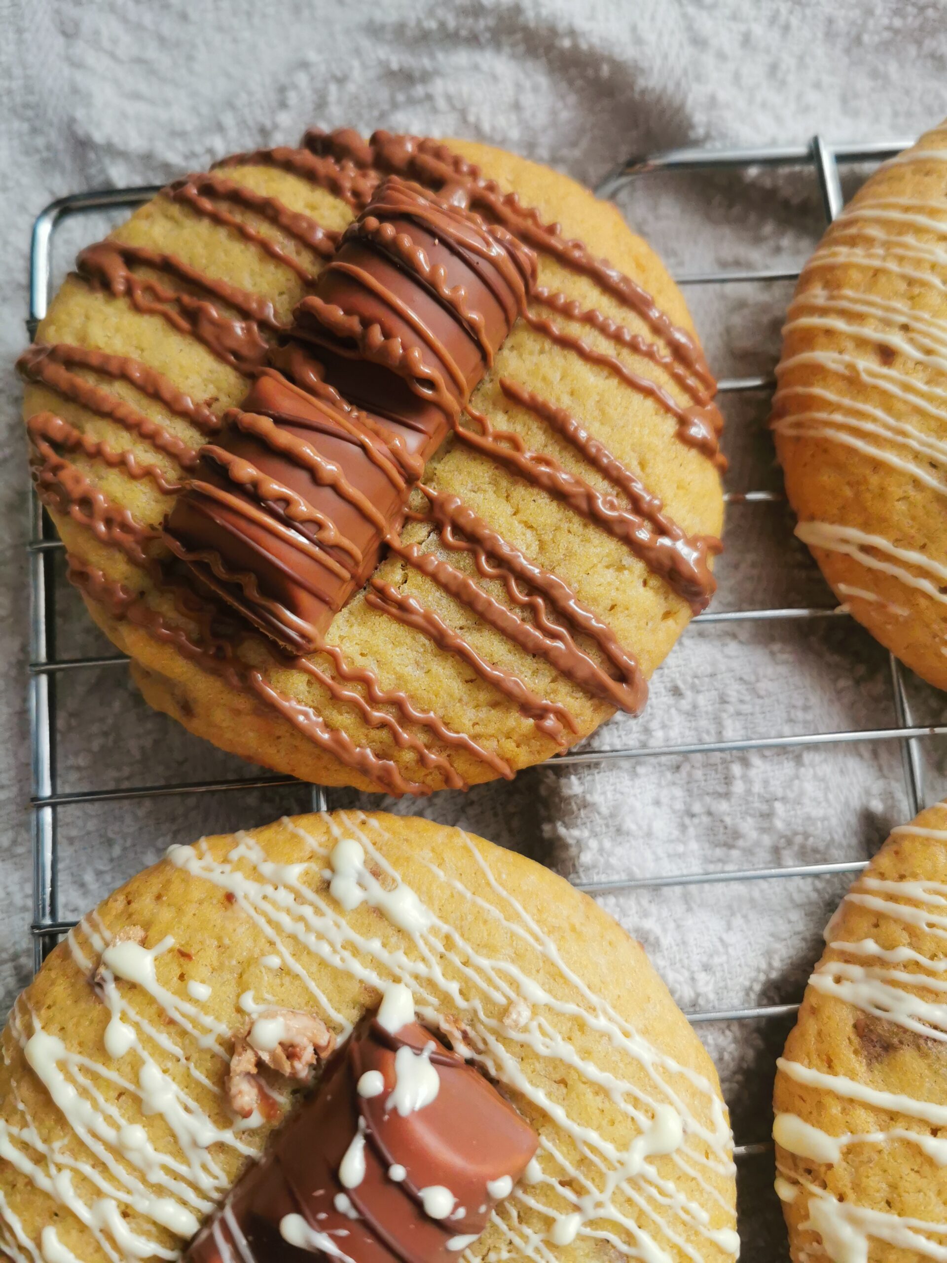 Kinder Bueno Cookies - My Simple Eats